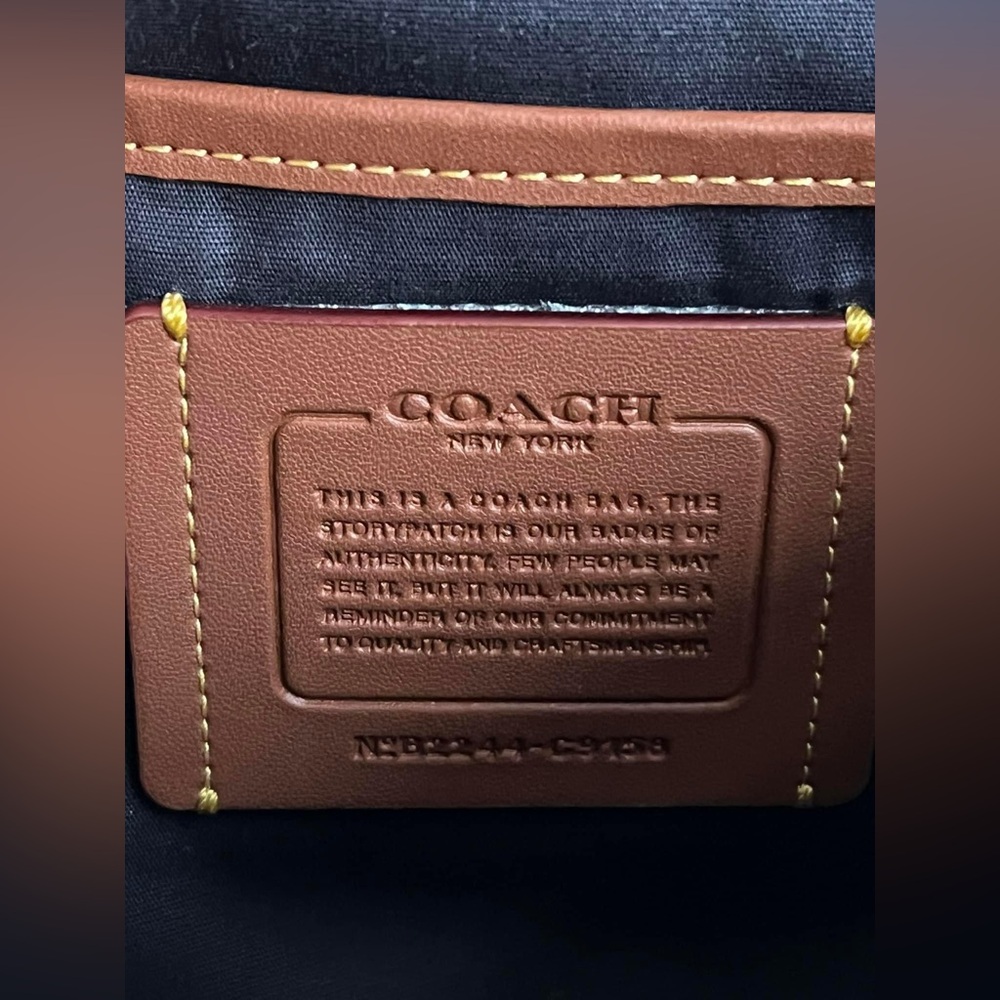 C9158 - Coach League Messenger Bag in Signature Jacquard - Picture 9 of 13